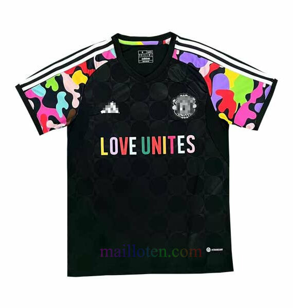 pink manchester united jersey